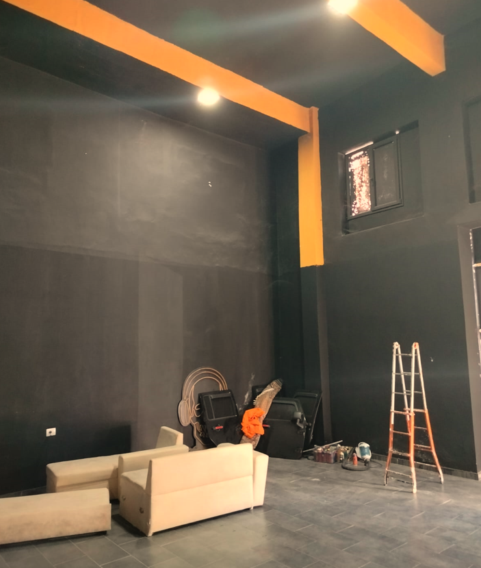Tirane, jepet me qera magazine Kati 0, 140 m² 3.000 € (Rruga 5 Maj)