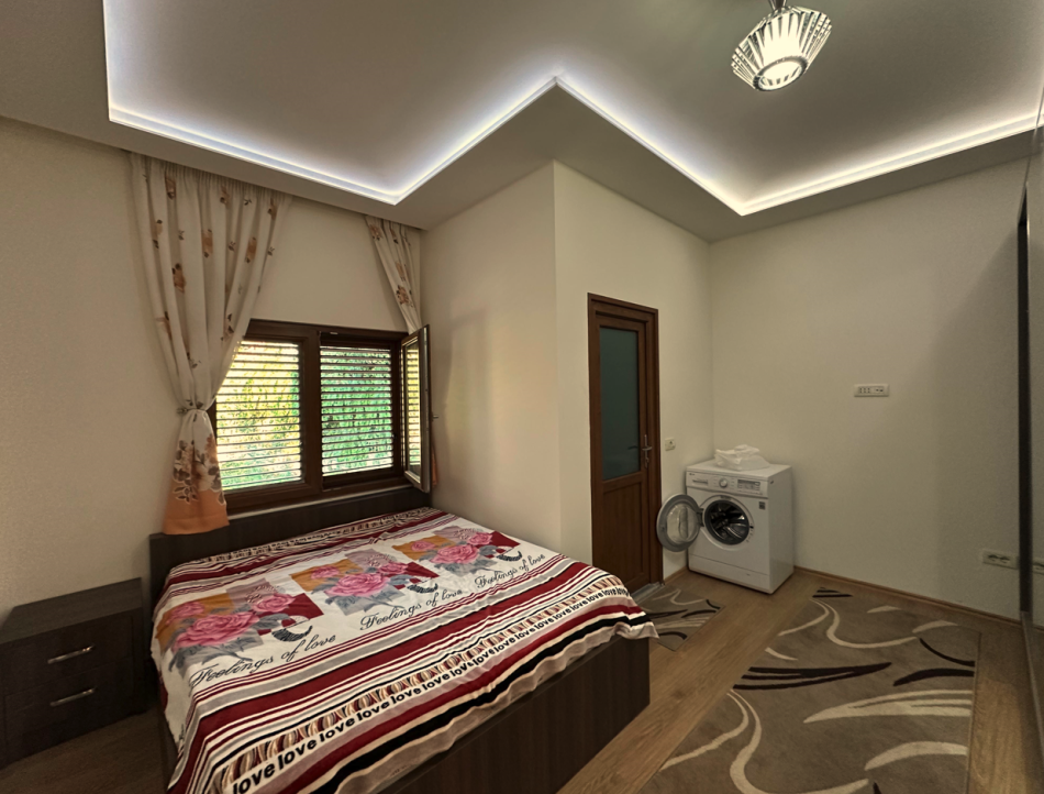 Tirane, jepet me qera apartament 1+1+Ballkon Kati 2, 55 m² 450 € (Vilat Gjermane)