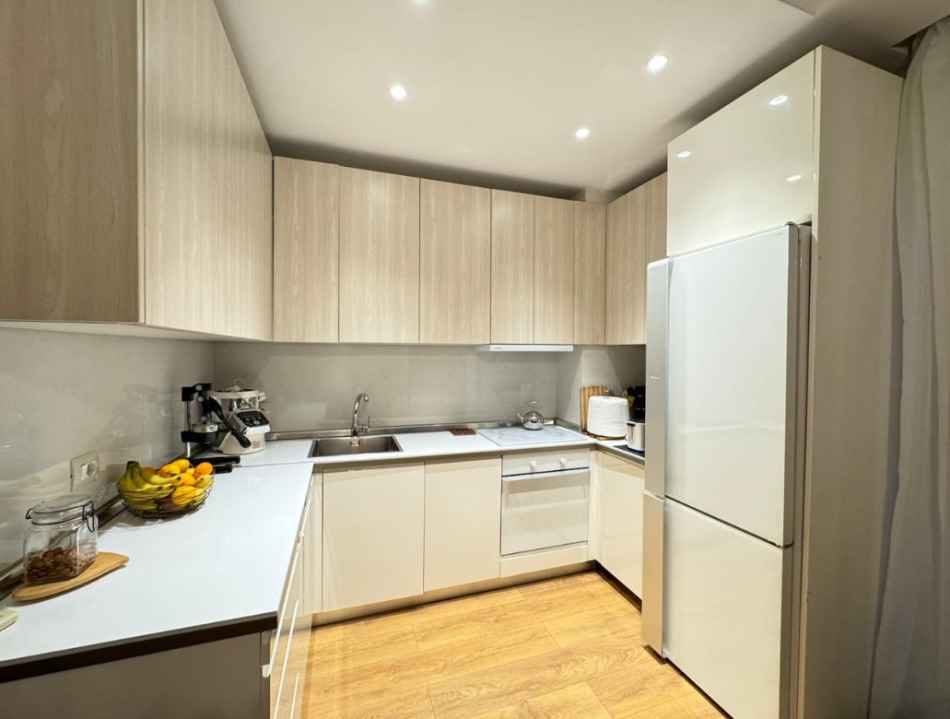 Tirane, shes apartament 2+1+Ballkon Kati 7, 87 m² 132.000 € (Astir)
