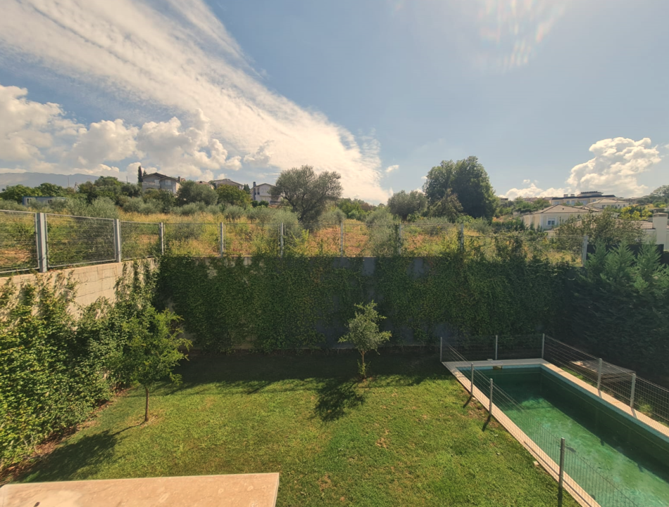 Tirane, jepet me qera Vile 2 Katshe Kati 0, 295 m² 4.000 € (Rolling Hills)