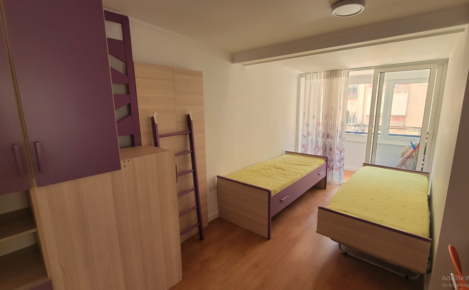 Tirane, shes apartament 2+1+Ballkon Kati 2, 85 m² 205.000 € (Bllok)