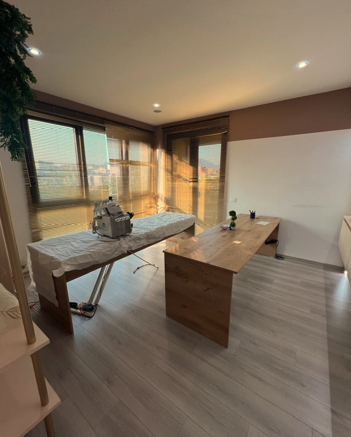 Tirane, jepet me qera zyre Kati 3, 126 m² 1.500 € (Square 21)