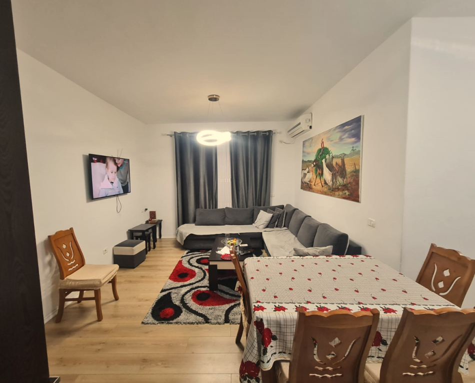 Tirane, shes apartament 2+1+Ballkon Kati 1, 93 m² 115.000 € (Misto Mame)