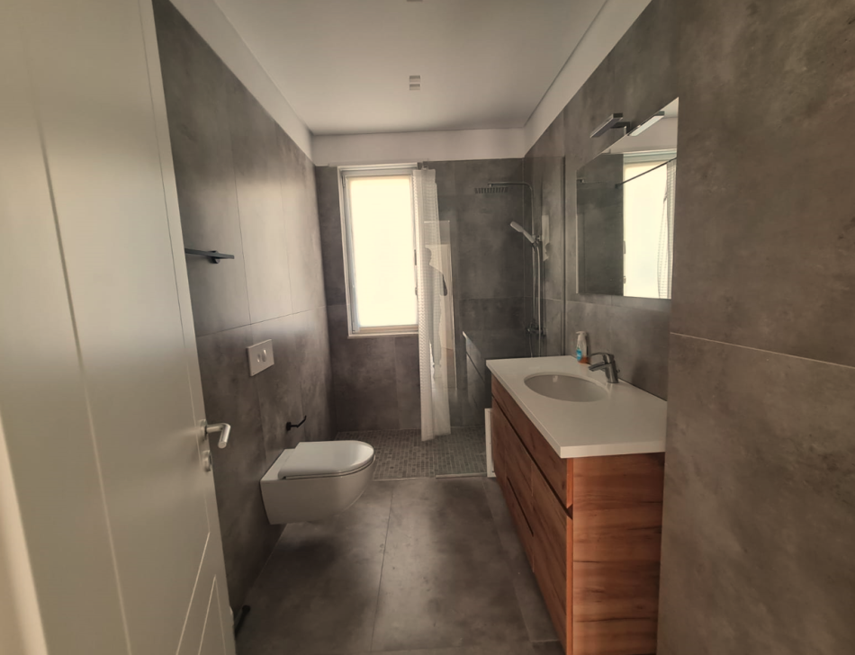 Tirane, jepet me qera Vile 2 Katshe Kati 0, 295 m² 4.000 € (Rolling Hills)