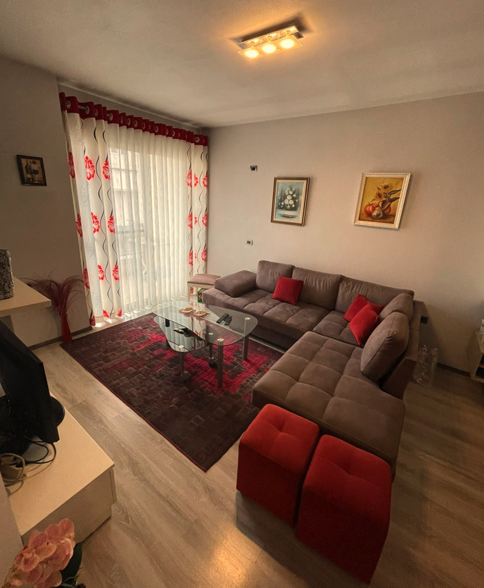 Tirane, shes apartament 2+1+Ballkon Kati 6, 106 m² 138.000 € (Yzberisht)