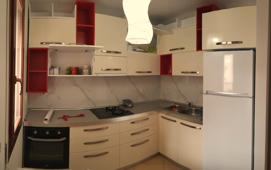 Tirane, jepet me qera apartament 2+1+Ballkon Kati 4, 100 m² 550 € (Kopshti Botanik)