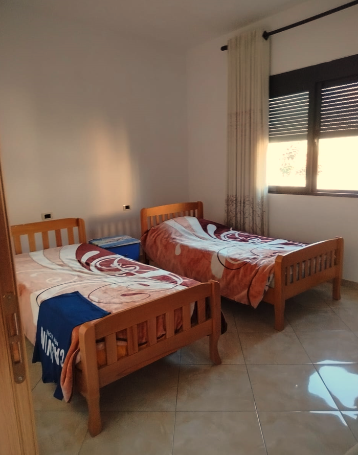 Tirane, shes Vile 2 Katshe , 235 m² 230.000 € (Laprake)
