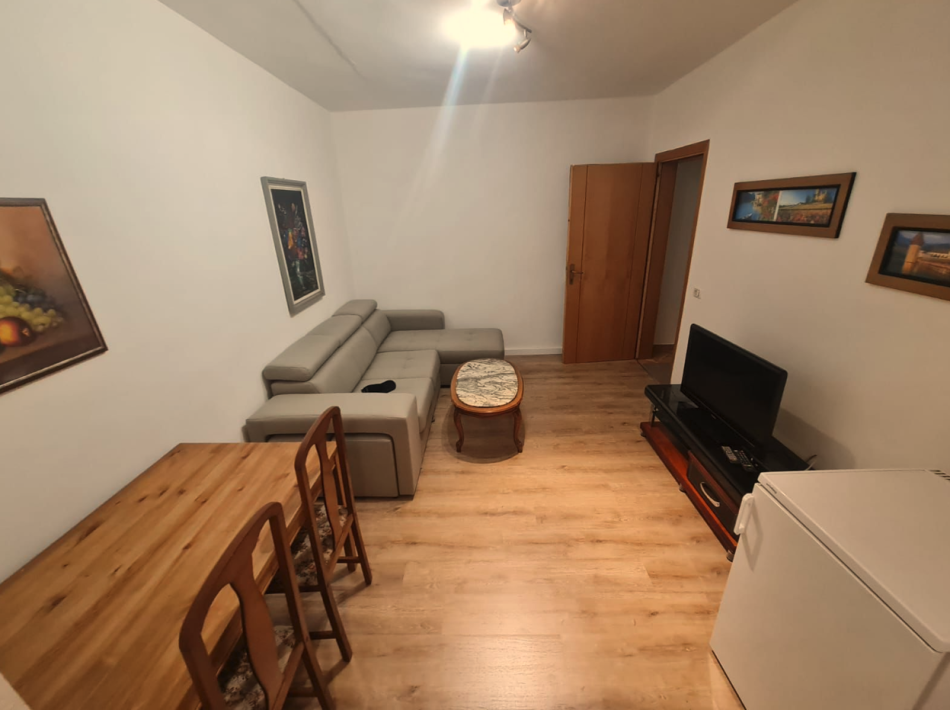 Tirane, jepet me qera apartament 1+1 Kati 3, 62 m² 540 € (Myslym Shyri)
