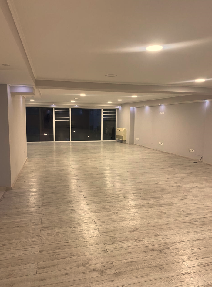 Tirane, jepet me qera ambjent biznesi Kati 0, 154 m² 1.100 € (Rruga Bardhyl)