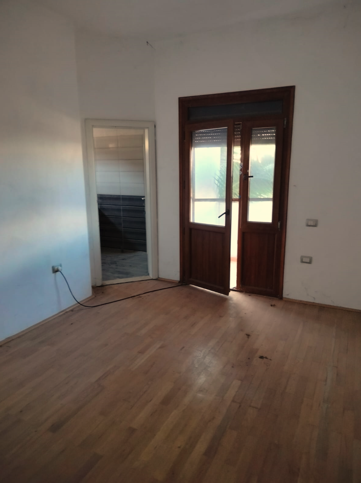 Tirane, shes Vile 3 Katshe , 305 m² 170.000 € (Yrshek)