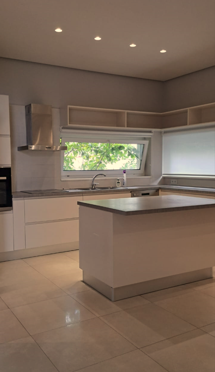 Tirane, jepet me qera Vile 3 Katshe , 250 m² 3900 € (Rezidenca Akacia Hills)