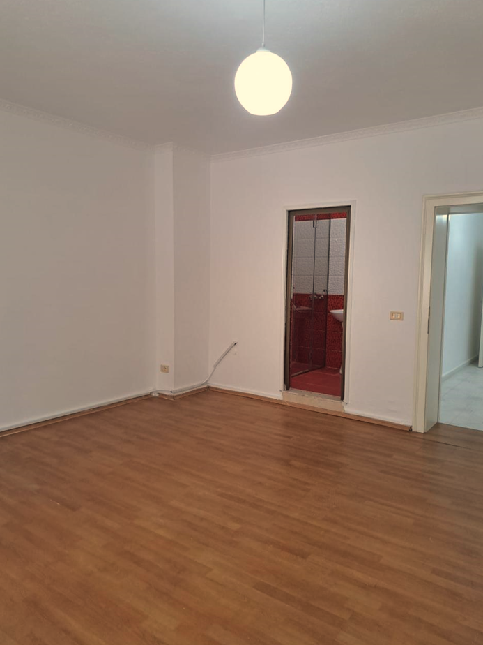 Tirane, jepet me qera zyre Kati 1, 153 m² 1.500 € (Bllok)