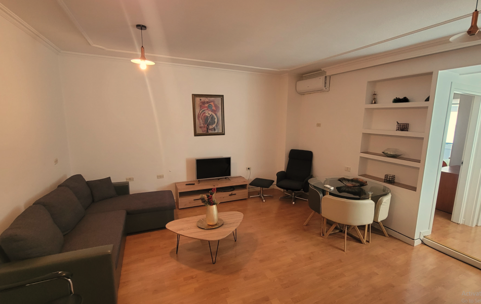 Tirane, shes apartament 2+1+Ballkon Kati 2, 85 m² 205.000 € (Bllok)