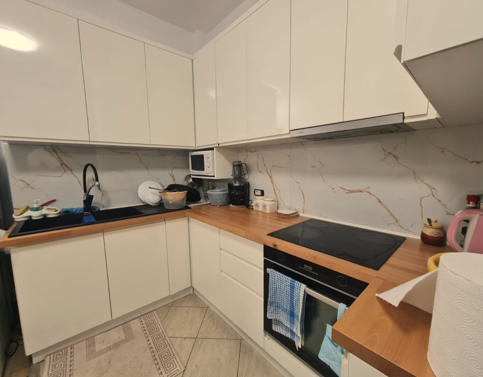 Tirane, shes apartament 2+1+Ballkon Kati 1, 93 m² 115.000 € (Misto Mame)
