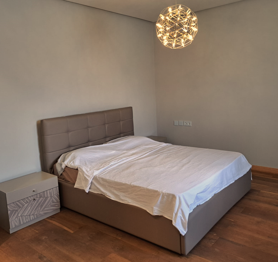 Tirane, jepet me qera Vile 3 Katshe , 250 m² 3900 € (Rezidenca Akacia Hills)