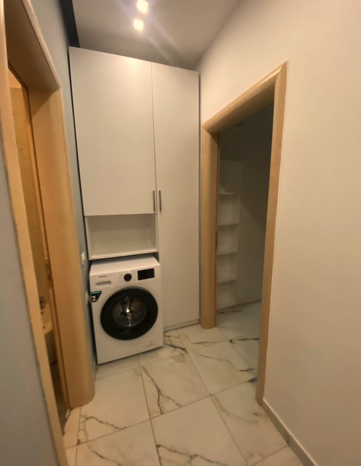 Tirane, jepet me qera apartament 2+1+Ballkon Kati 1, 86 m² 600 € (Liqeni i Thate)