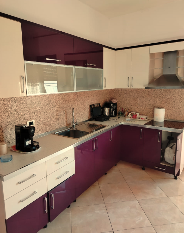 Tirane, shes Vile 2 Katshe , 235 m² 230.000 € (Laprake)
