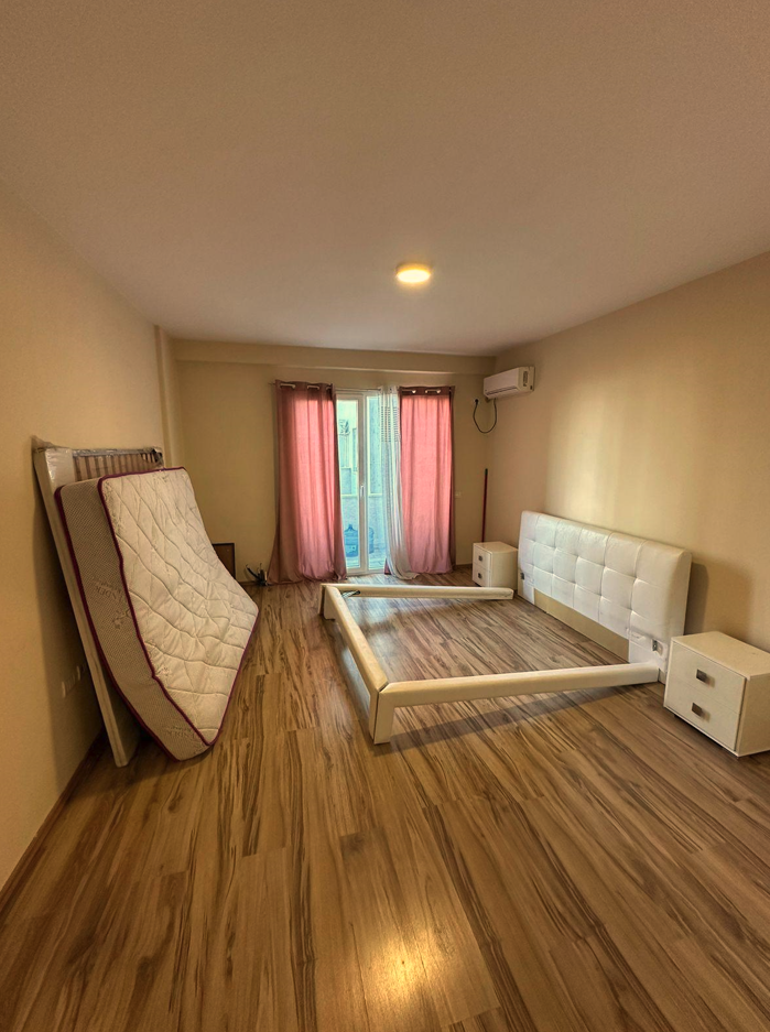 Tirane, jepet me qera apartament 2+1+Ballkon Kati 2, 100 m² 800 € (Kika 2)