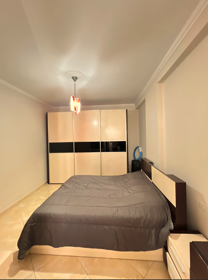 Tirane, shes apartament 2+1+Ballkon Kati 5, 99 m² 134.000 € (Yzberisht)