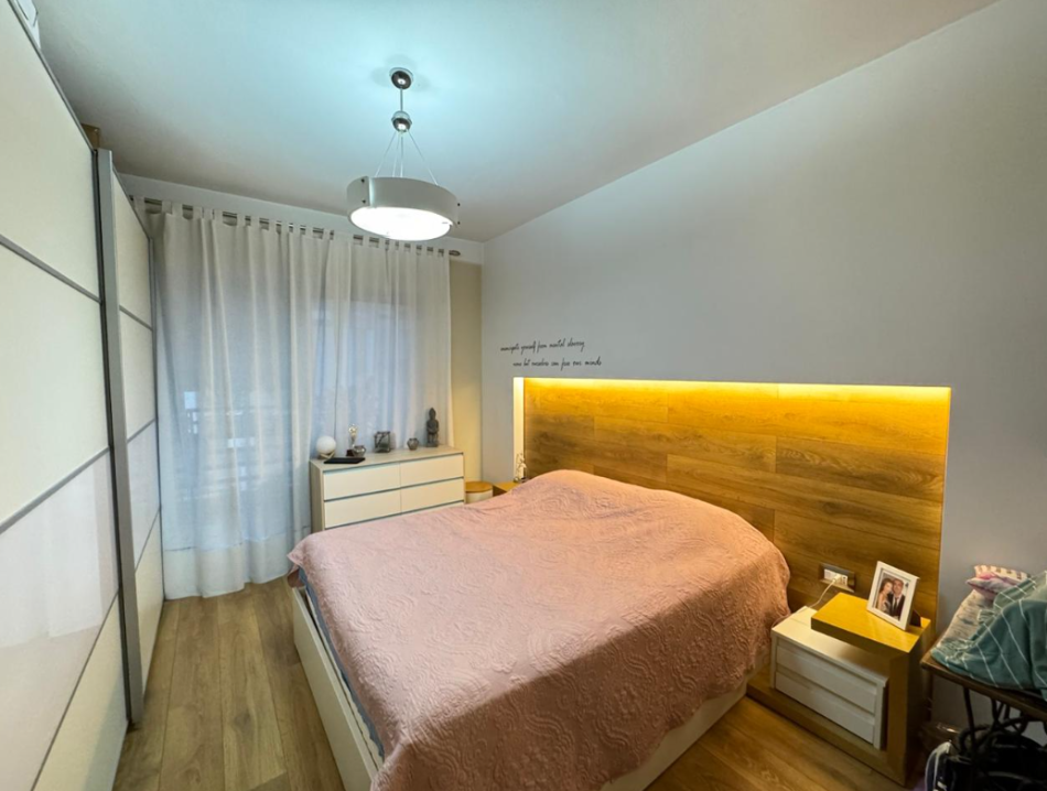 Tirane, shes apartament 2+1+Ballkon Kati 7, 87 m² 132.000 € (Astir)