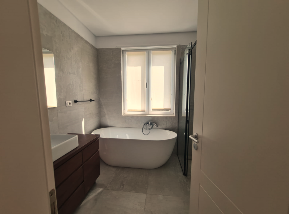 Tirane, jepet me qera Vile 2 Katshe Kati 0, 295 m² 4.000 € (Rolling Hills)