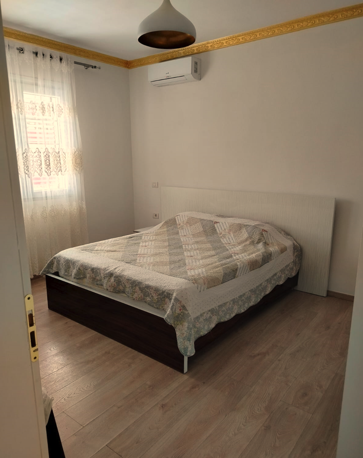 Tirane, jepet me qera Vile 3 Katshe Kati 0, 300 m² 1.300 € (Kthesa e Kamzes)