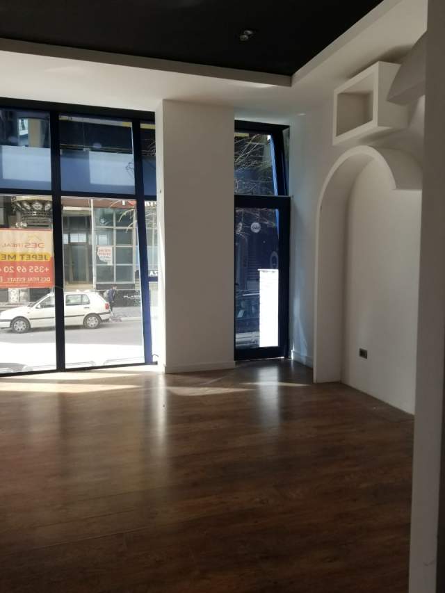 Elbasan, shitet ambjent biznesi 40 m² 2.500 Euro/m2