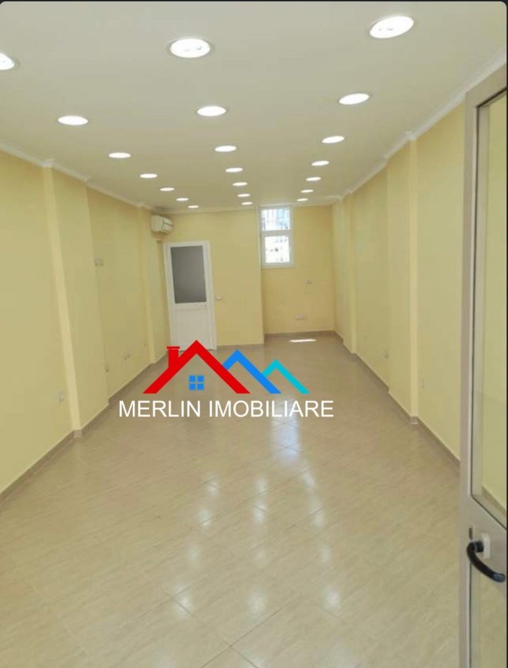 Tirane, shitet  Ambjent Biznesi, 43 m² per  118,000 € ( Ne Vasil Shanto, rruga Viktor Eftemiu)