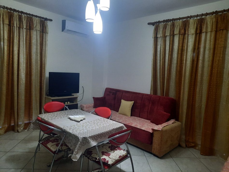 Durres Plazh, jepet me qera apartament 1+1+Ballkon, Kati 5, 65 m2 270 € (Pacarsia Plazh-Durres)