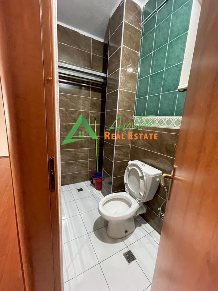 Tirane, jepet me qera zyre Kati 2, 80 m² 800 € (Rruga Mine Peza)