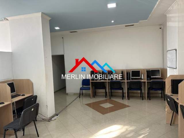 Tirane, shitet ambjent biznesi Kati 0, 100 m² 250.000 Euro (Afer NSHRAK-ut)