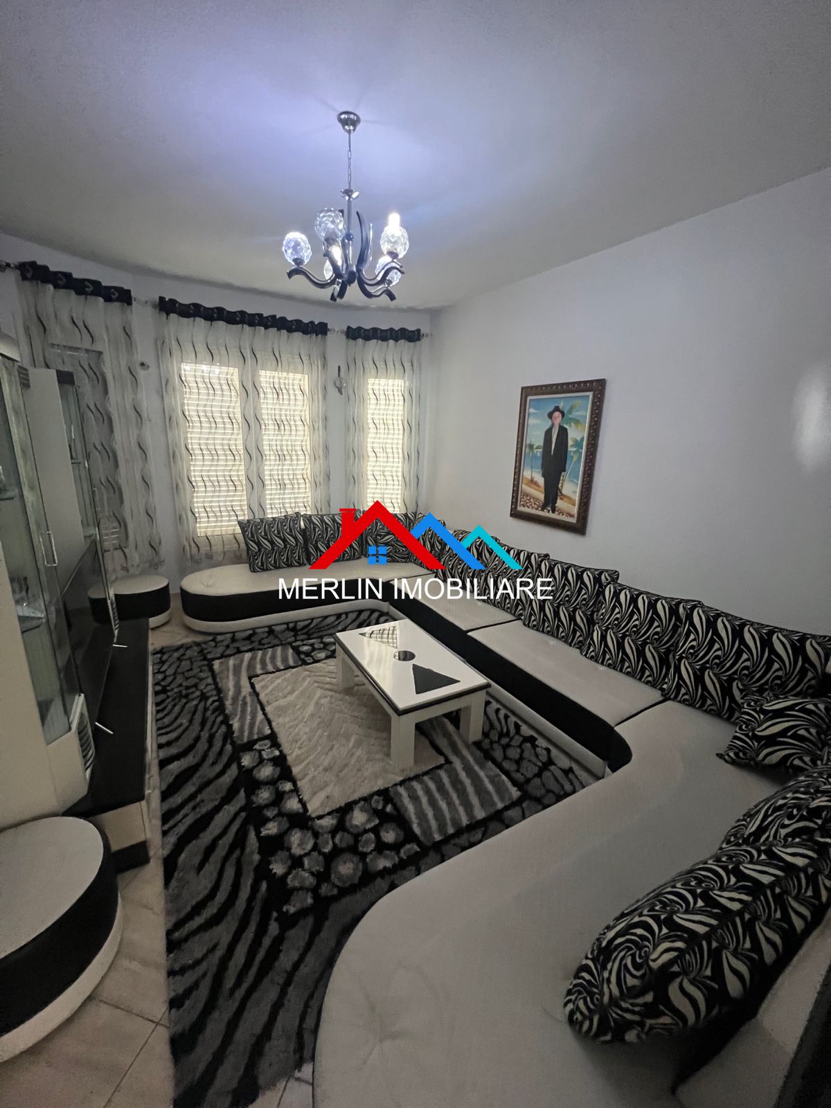 Tirane, shitet Vile 2 kateshe, 198 m2 per 185.000 Euro (Babrru)