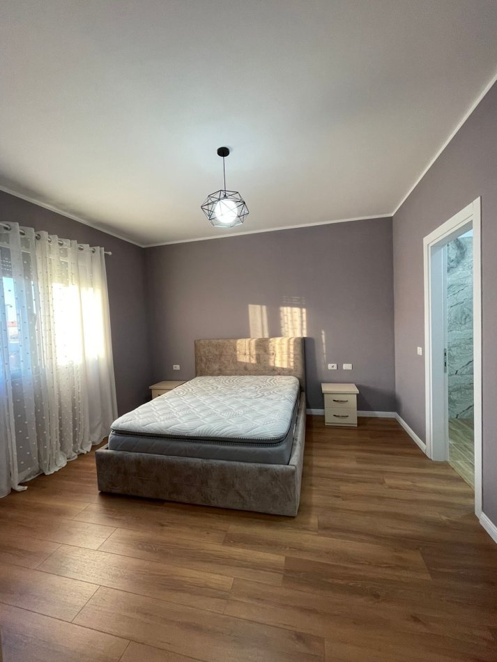 Tirane, jepet me qera apartament 2+1+Ballkon Kati 7, 107 m² 600 € (Oasis Residence)