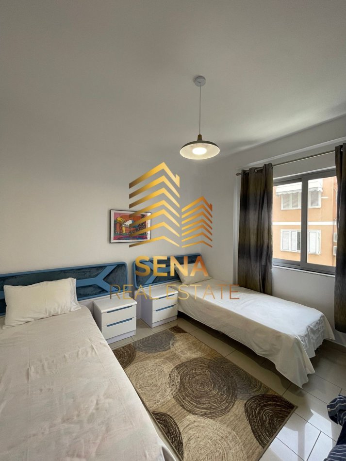 Tirane, jepet me qera apartament 2+1 Kati 4, 100 m² 600 € (Ish Ekspozita)