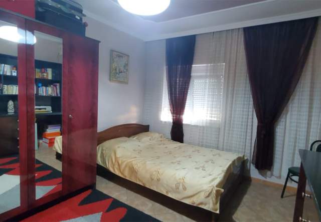 Tirane, shitet apartament 163 m² 180.000 Euro