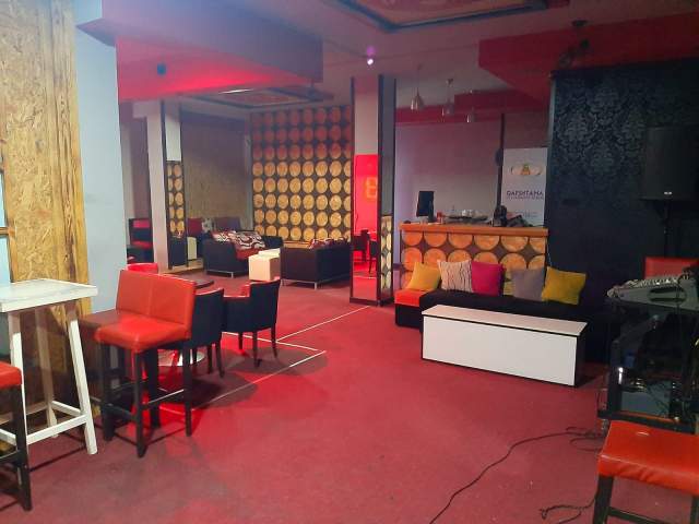 Tirane, jepet me qera ambjent biznesi Kati 1, 300 m² 2.500 Euro (Kamez)