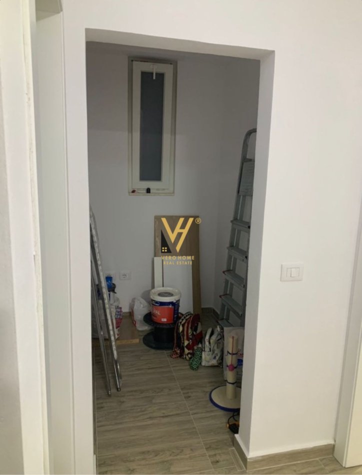Tirane, jepet me qera apartament 1+1+Ballkon Kati 4, 75 m² 550 € (YZBERISHT)
