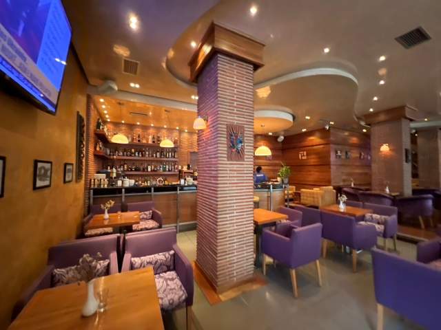 Tirane, jepet me qera lokal Kati 0, 200 m² 200.000 Leke (tregu elektrik)