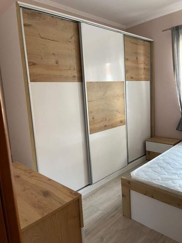 Tirane, jepet me qera apartament 1+1+BLK Kati 3, 75 m² 450 Euro (Astir prane urban coffe)