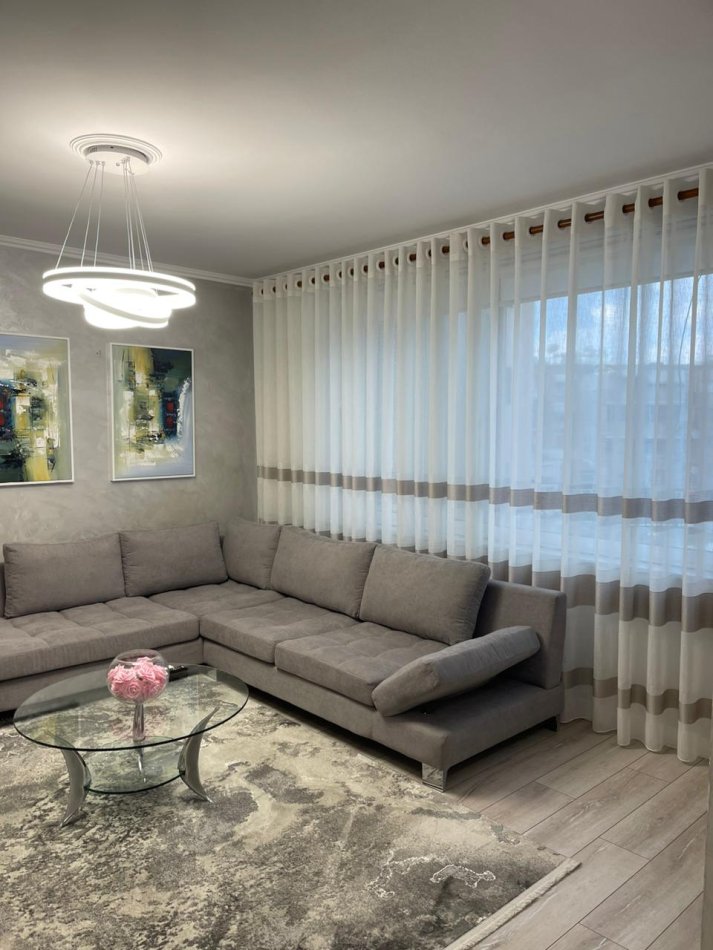 Tirane, jepet me qera apartament 1+1, Kati 3, 70 m² 700 € (Rruga e Kosovareve)