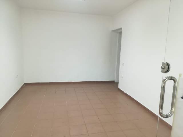Tirane, shes dyqan Kati 0, 70 m² 245.000 Euro (BULEVARDI BAJRAM CURRI)