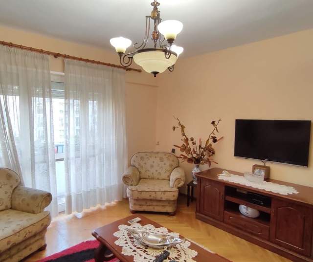 Tirane, jepet me qera apartament 2+1 Kati 3, 70 m² 400 Euro (pazari ri)