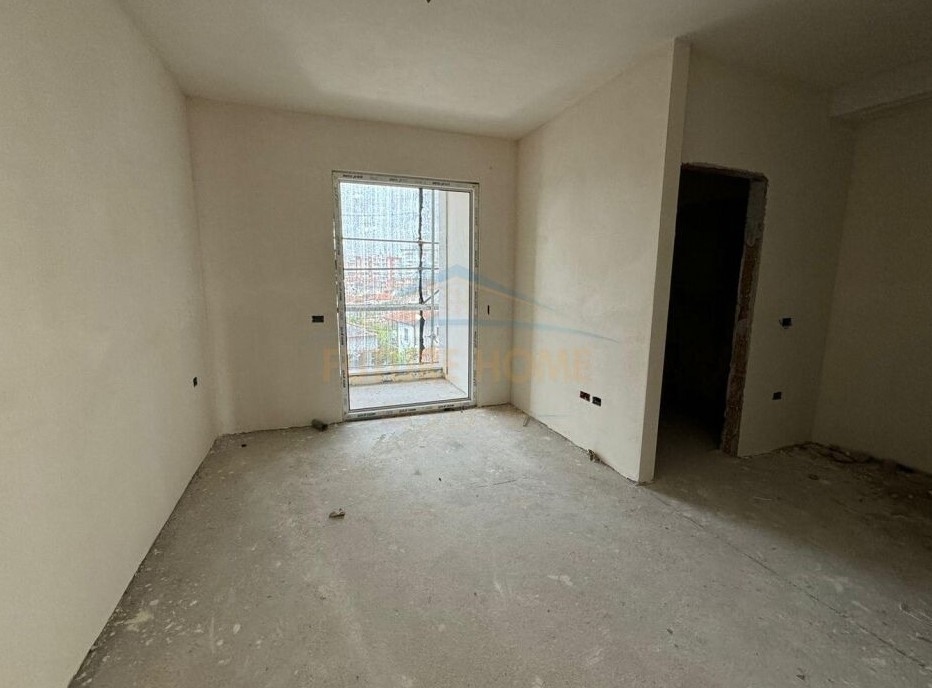 Tirane, shitet apartament 2+1 Kati 2, 108 m² 161.700 € (BULEVARDI I RI ,RRUGA JORDAN MISJA)