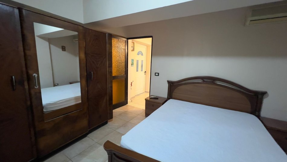Tirane, jepet me qera apartament 2+1 Kati 1, 65 m² 400 € (Ali demi)