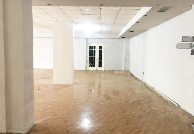 Tirane, shitet ambjent biznesi 200 m² 450.000 Euro