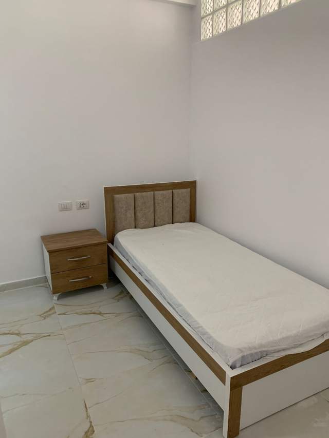Tirane, jepet me qera apartament 2+1 Kati 7, 100 m² 350 Euro (Kamez)