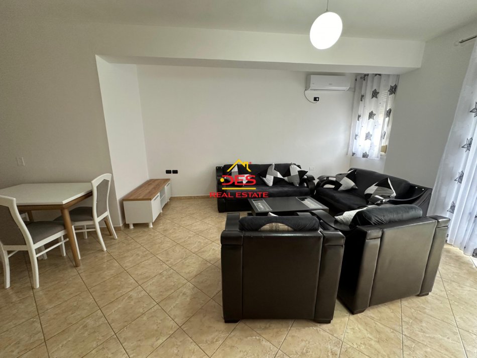 Vlore, jepet me qera apartament 2+1 Kati 2, 110 m² 400 € (Rruga Hasan Kushta)