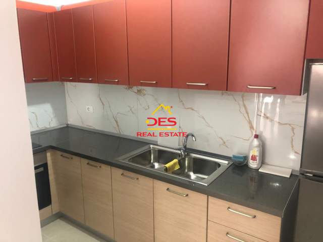 Vlore, jepet me qera apartament 2+1+BLK Kati 5, 1.104 m² 400 Euro (Rruga Cajupi,Vlore)
