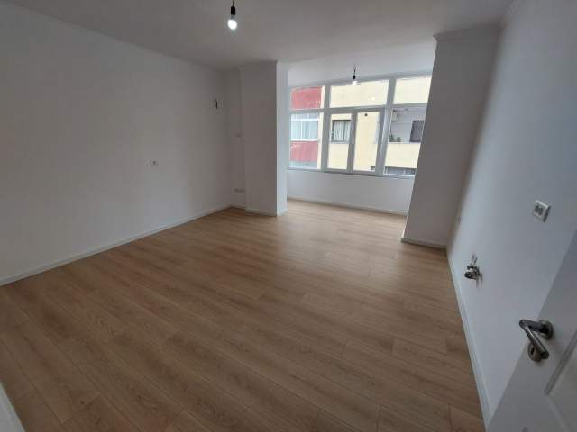 Tirane, shitet apartament 2+1+BLK Kati 8, 73 m² 115.000 Euro (Medreseja)