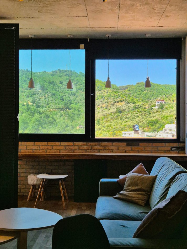 Tirane, jepet me qera apartament 1+1 Kati 4, 55 m² 600 € (Liqeni i Thate)